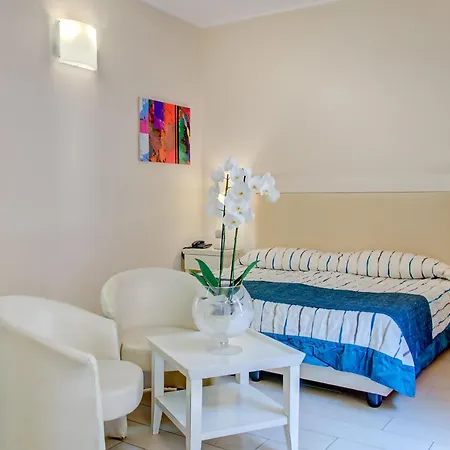 Ariston And Palazzo Santa Caterina 4*
